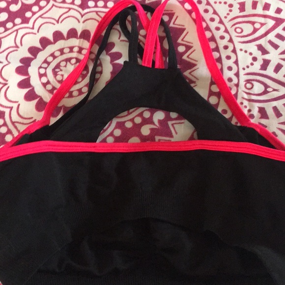 NWOT athletic bra size S - Picture 3 of 4